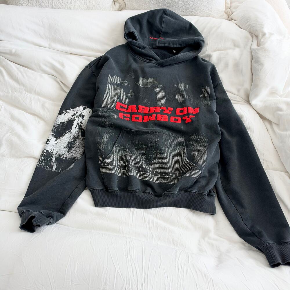 Carry On Cowboy Streetwear LLove Sick Graphic Faded Sweatshirt Size L